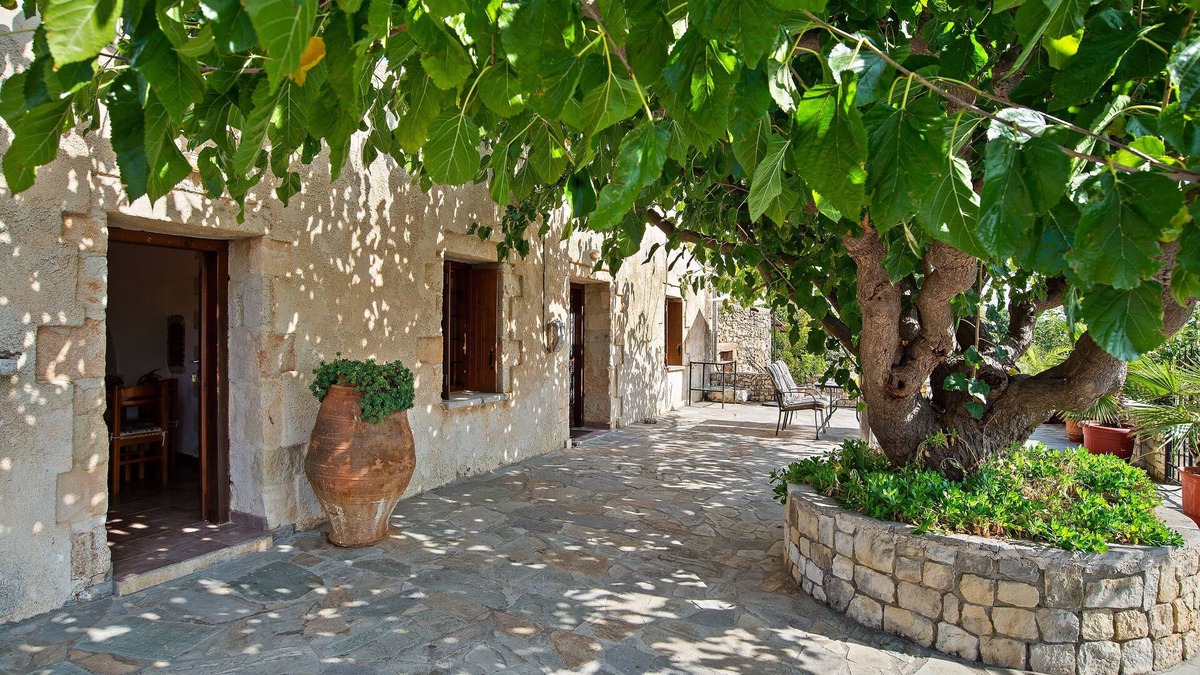 Megala Chorafia Cottage | Artemis House stone cottage in historic Aptera village, Chania