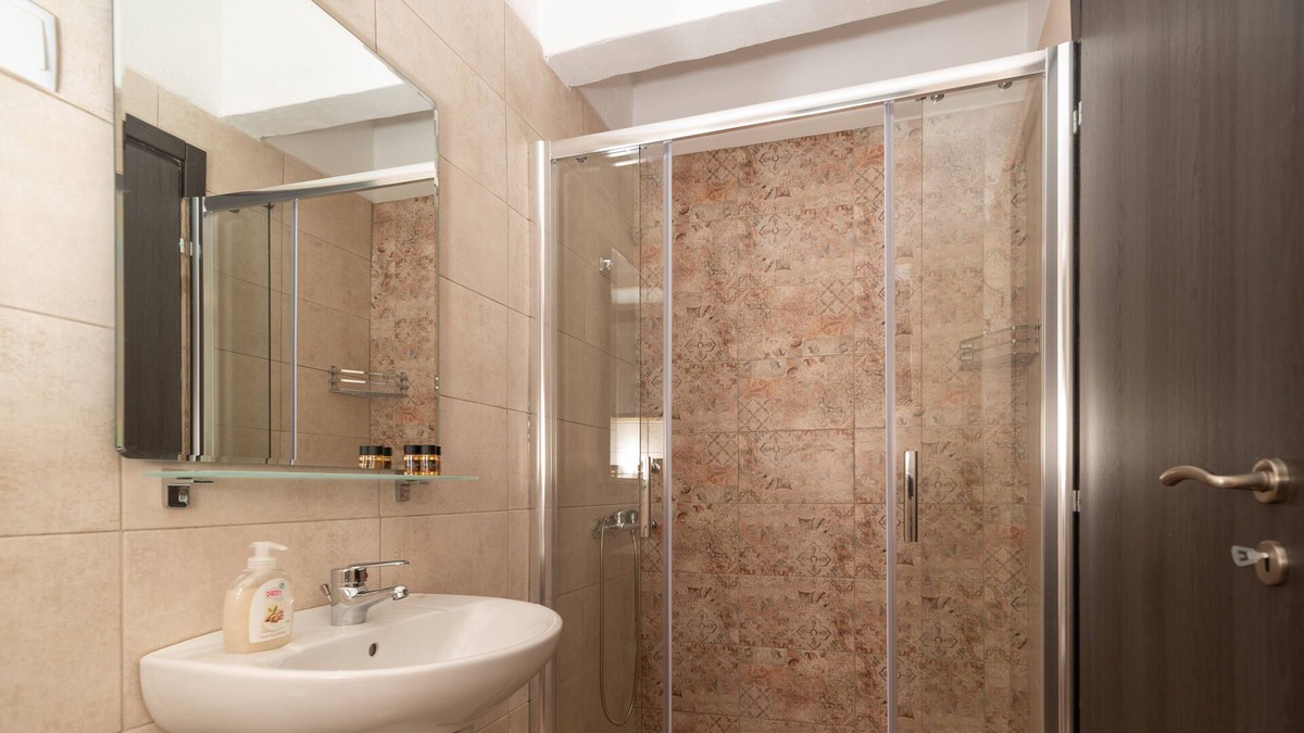 Karavostasi Apartment | Artemis -Traditional stone built studio apartment