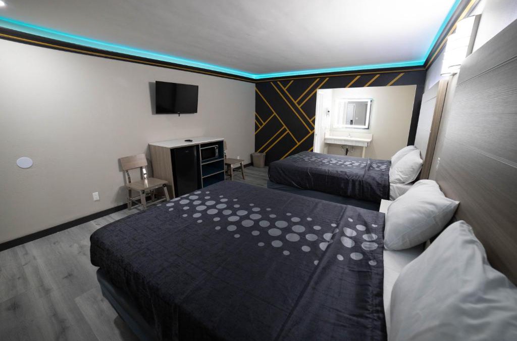 Bellflower Hotel | Artesia Motor Inn