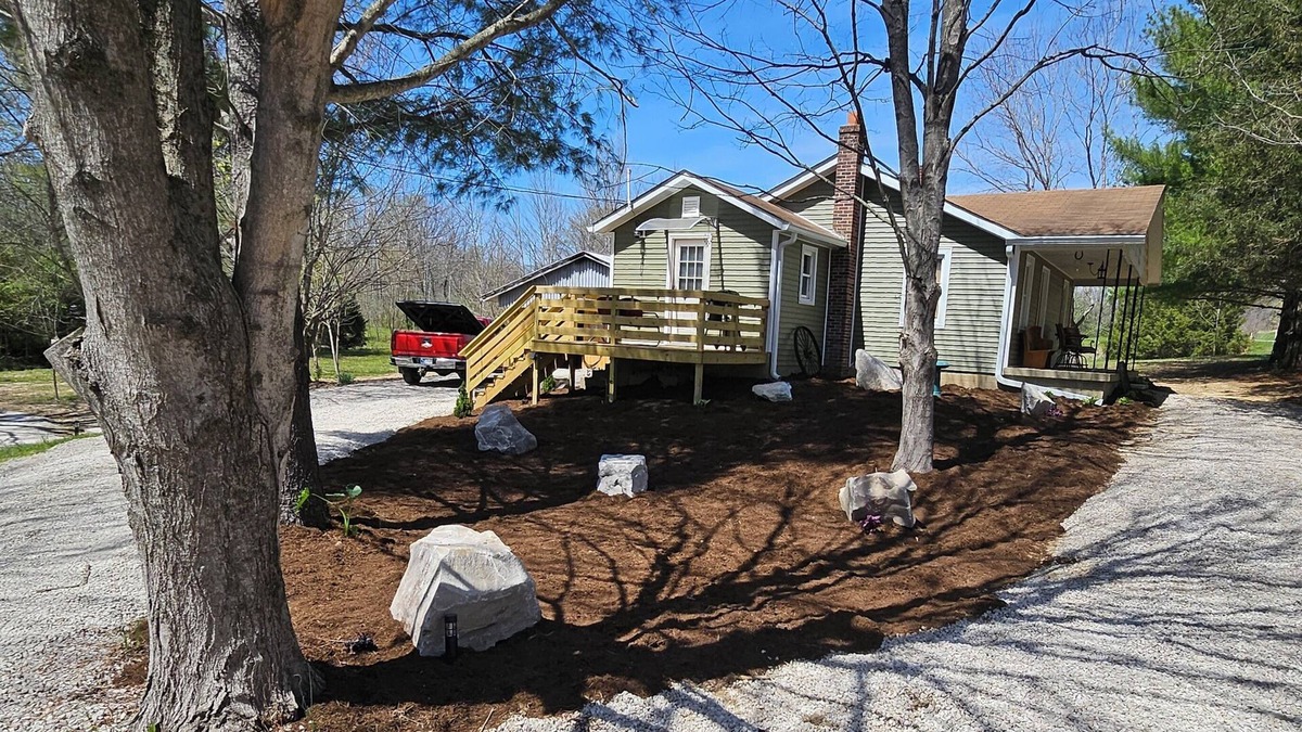 Freedom House | Artesian Spring house! 2 Bed, 2 bath, country setting, fire pit by the creek!