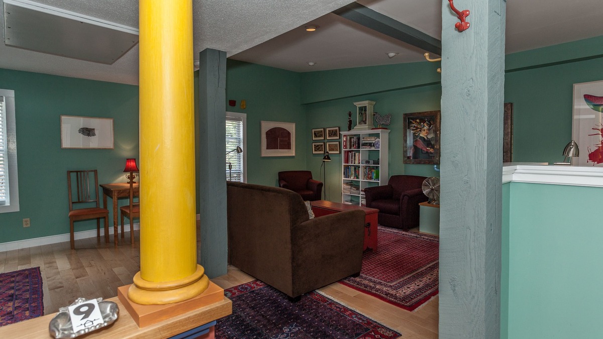 Centennial House | Artfully furnished guest house