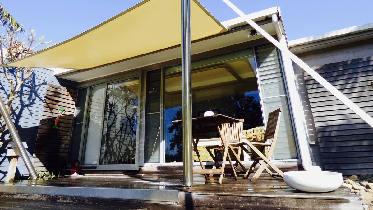 Emerald Beach Apartment | ArtHOUSE Beachfront Accommodation