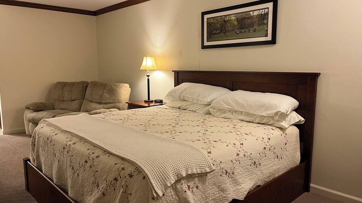 Arthur Hotel | Arthur's Country Inn
