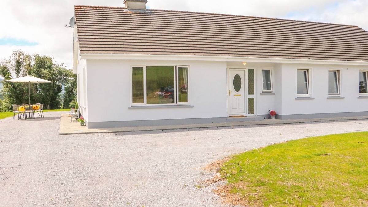 Killarney House | ARTIGALLIVAN, family friendly in Killarney, County Kerry