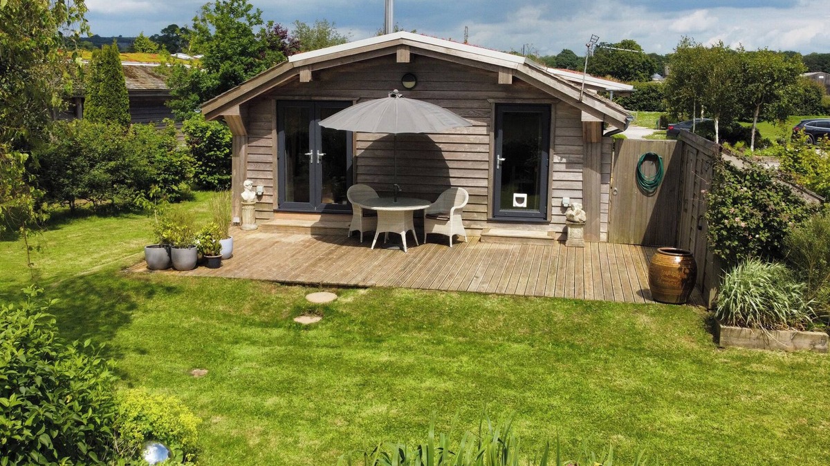 Longridge Cottage | ARTISAN LODGE, pet friendly, with open fire in Longridge