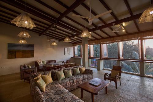 Morjim Bed & Breakfast | Artist Beach House