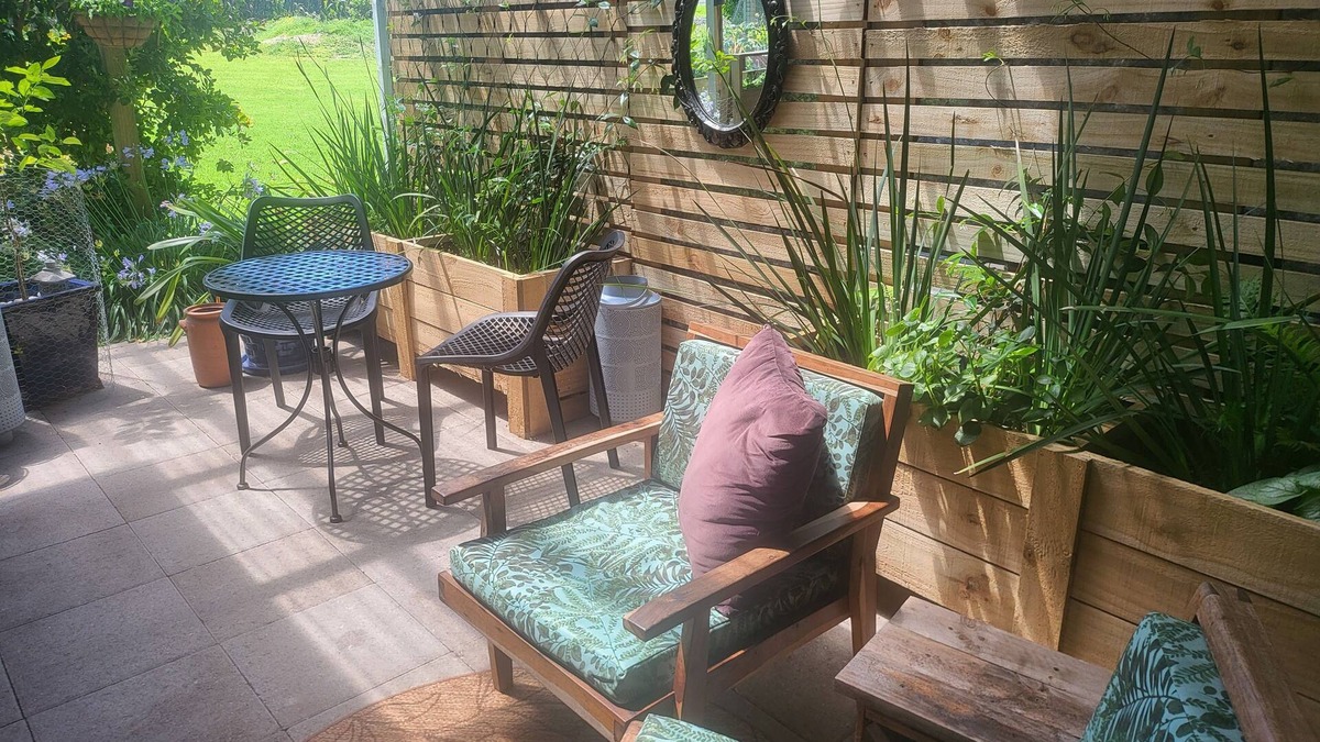 Waiuku Apartment | Artist's Country Hideaway