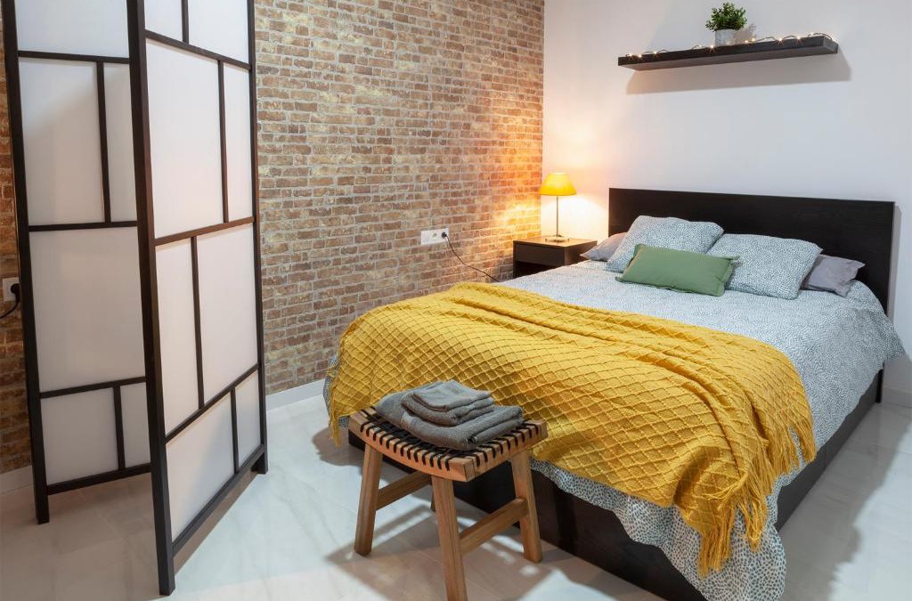 Mestalla Apartment | Artistic Digital Retreat-Great Location Near Metro