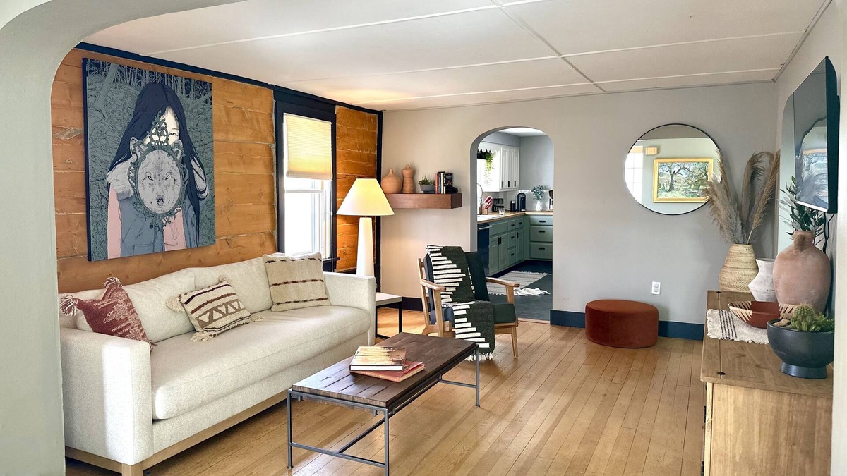Mancos House | Artistic Haven: Mancos Cabin Near Mesa Verde
