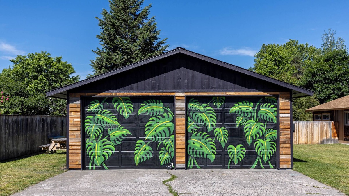 Missoula House | Artistic Minimalistic Escape at the base of Mount Sentinel in Missoula.