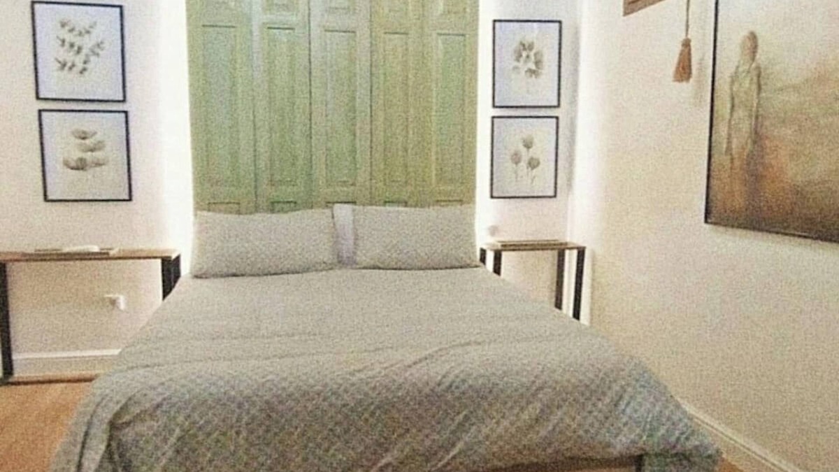 Guadalajara Apartment | Artistic Wooden Flat in Guadalajara Center