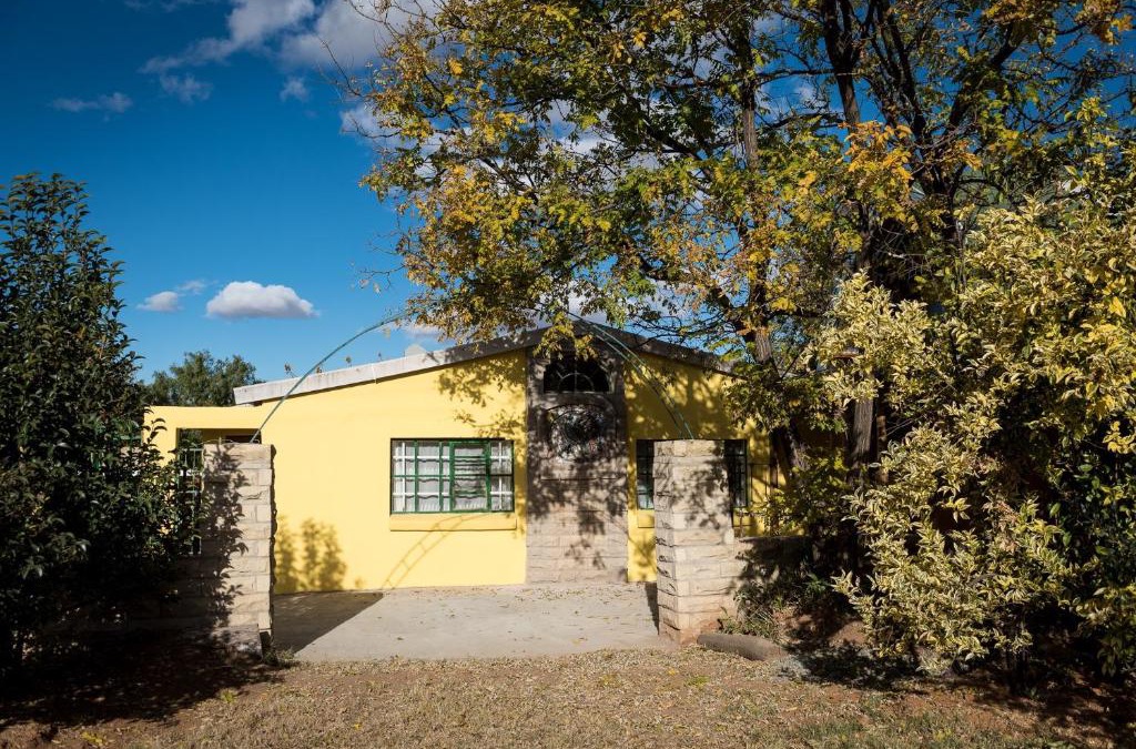 Ladybrand Apartment | Artists cottage