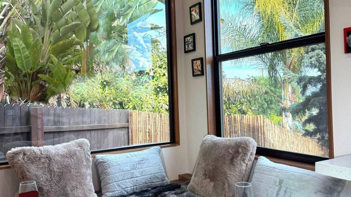 Central Escondido House | ArtNest: Full Kitchen & bath, Dishwasher, W/D, Firepit, Private, Parking, Safe