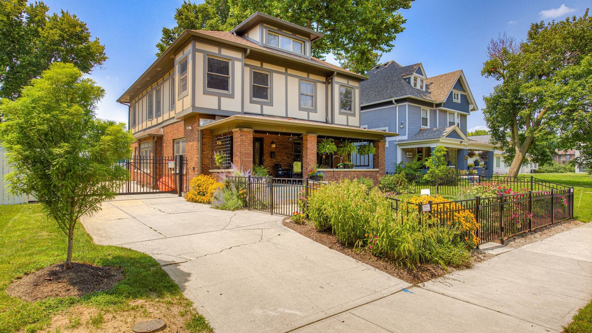 Near Northside House | Arts & Crafts in Quiet Neighborhood