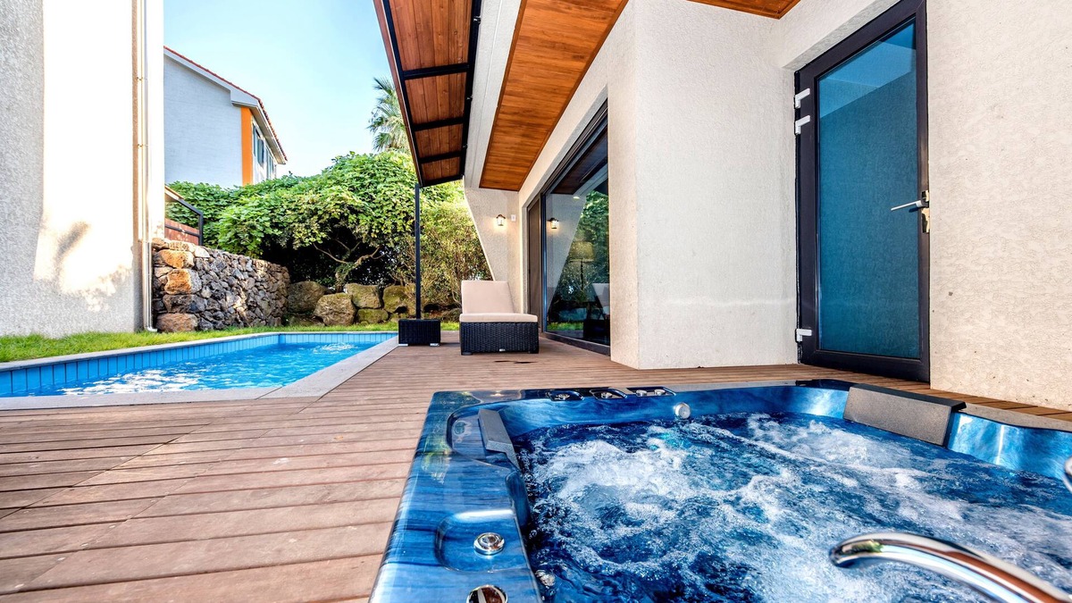 Jongdal-ri Apartment | Arts Spa & Poolvilla