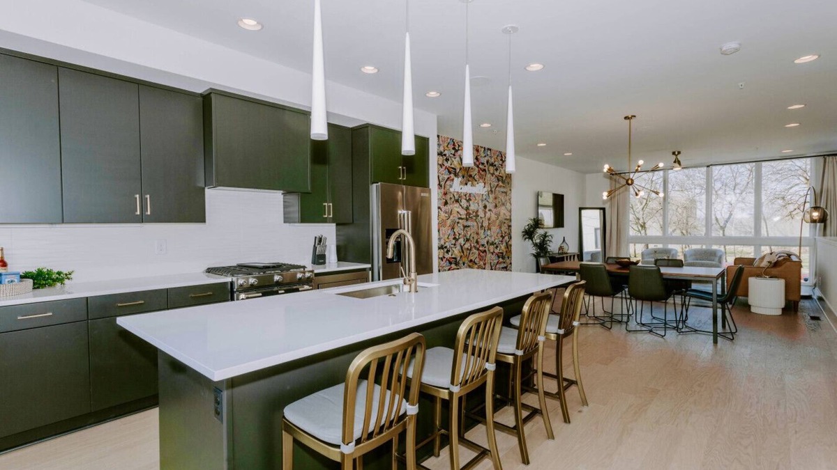 Nashville House | Artsy Luxe Nashville Stay | Perfect for Groups