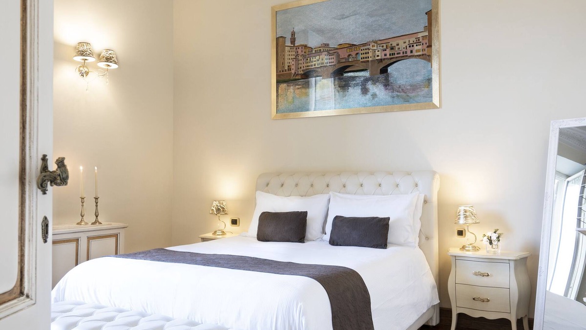 Santa Maria Novella Apartment | ARTWORK APARTMENT IN FLORENCE CITY CENTER
