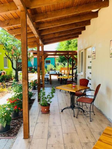 Zsombo Apartment | Arvisura Vendégházak family and pet friendly apartments