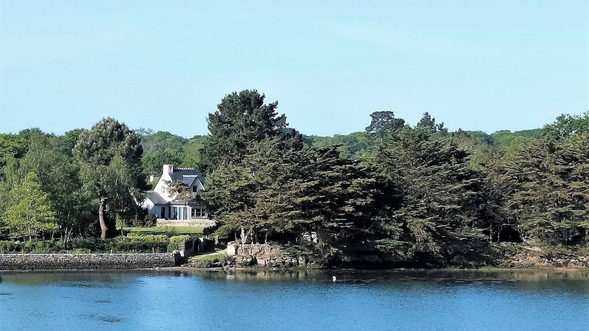 Sarzeau Villa | Arzon: Blue, green, calm, charm, great comfort, on the edge of the Gulf.