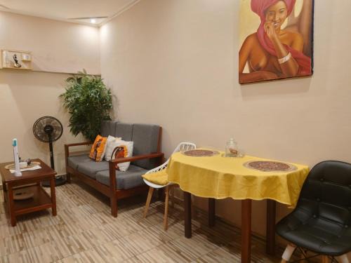 Komo-Mondah Apartment | AS Guest House