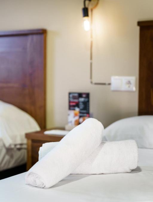 La Font de la Figuera Hotel | AS HOTELES FUENTE LA HIGUERA direccion Albacete