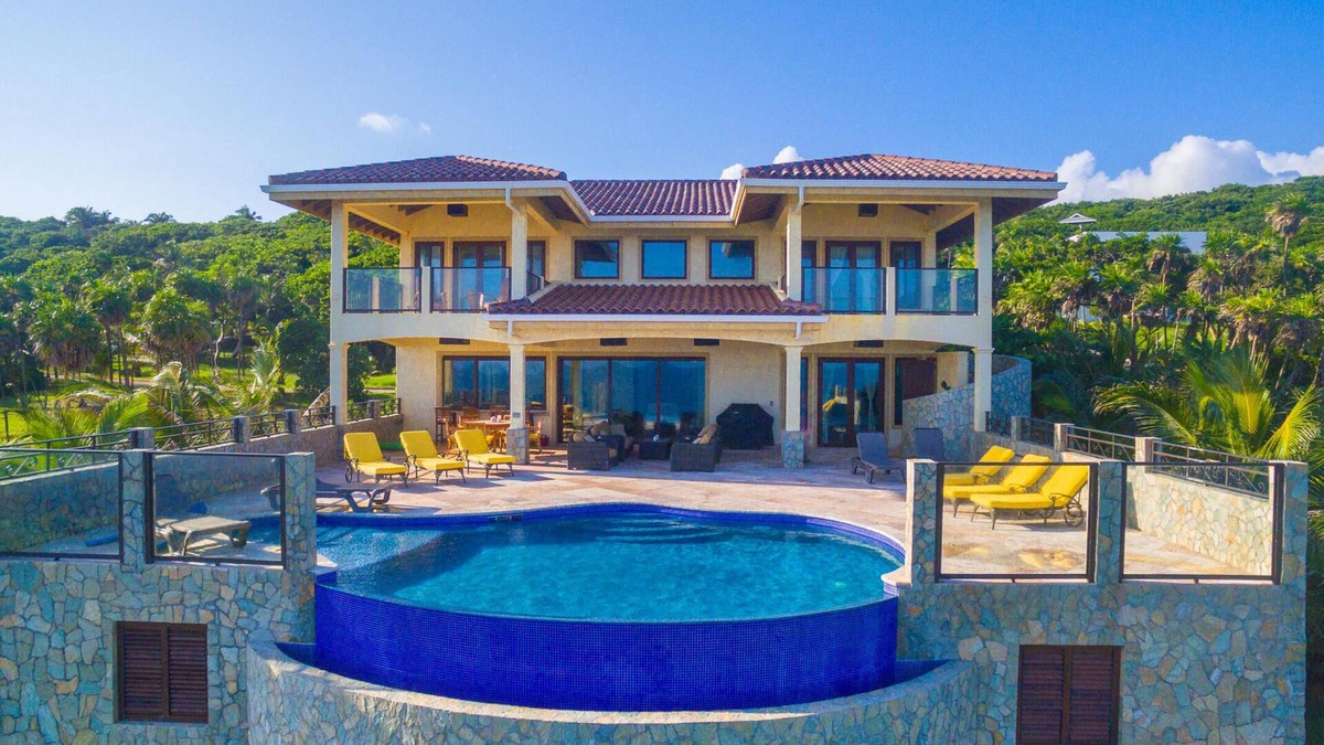 Lighthouse Estates House | As seen on HGTV! Stunning Luxury Waterfront Home Minutes From West Bay Beach