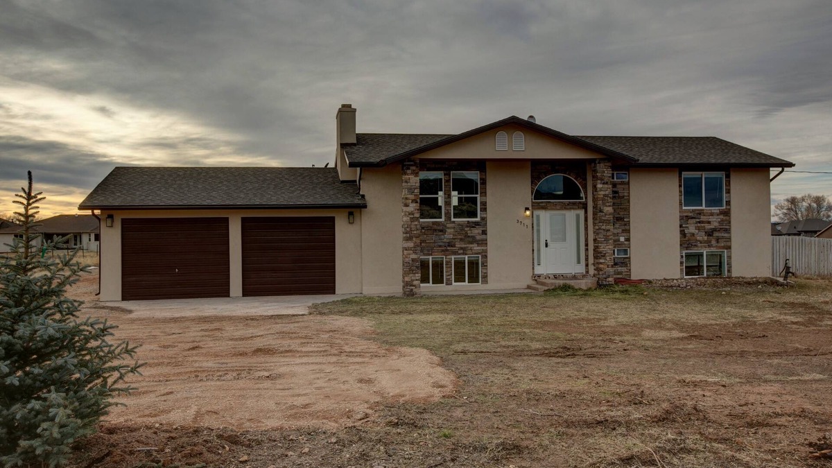 Enoch House | As You Like It.To Stay or Not to Stay? That is the question! Fully Renovated!