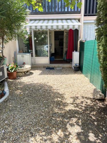 Le Grau-Du-Roi Apartment | AS21515 - Studio cabine avec joli jardin et parking privé