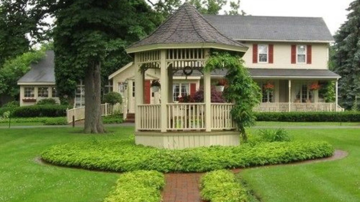 Clarence Bed & Breakfast | Asa Ransom House