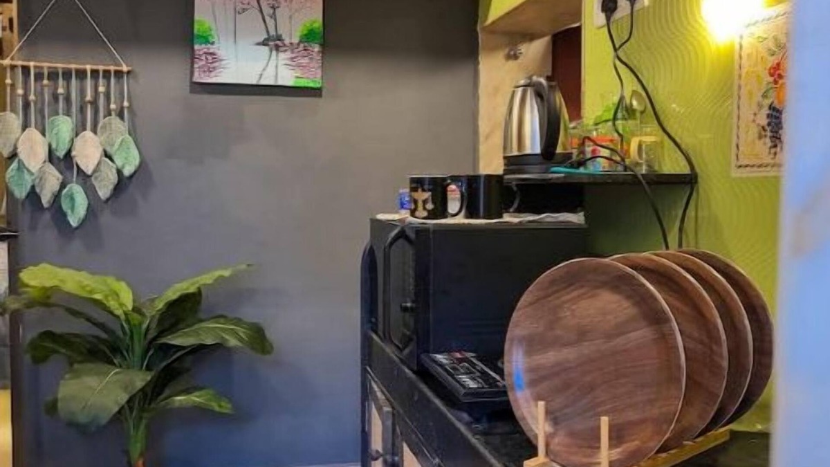 Pali Hill Apartment | Asante -The Cottage House 2BHK at Hill Road Bandra