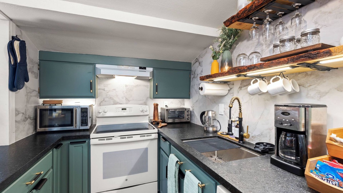 Bear Valley Condo | Ascend Remodeled Condo, Walk to Music Festival, Pool, Private Bear Lake, Alpine