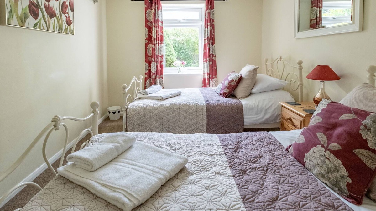 Henfield House | Ash Cottage by Interhome