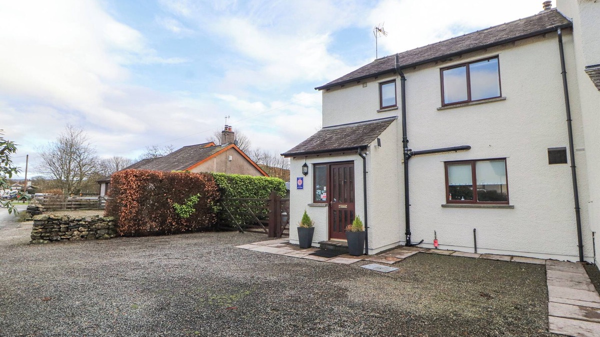 Torver Cottage | ASH GILL COTTAGE, family friendly, with open fire in Torver