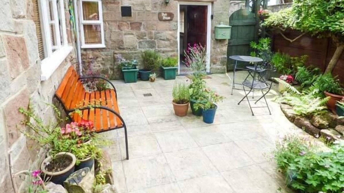 Alton Cottage | Ash House