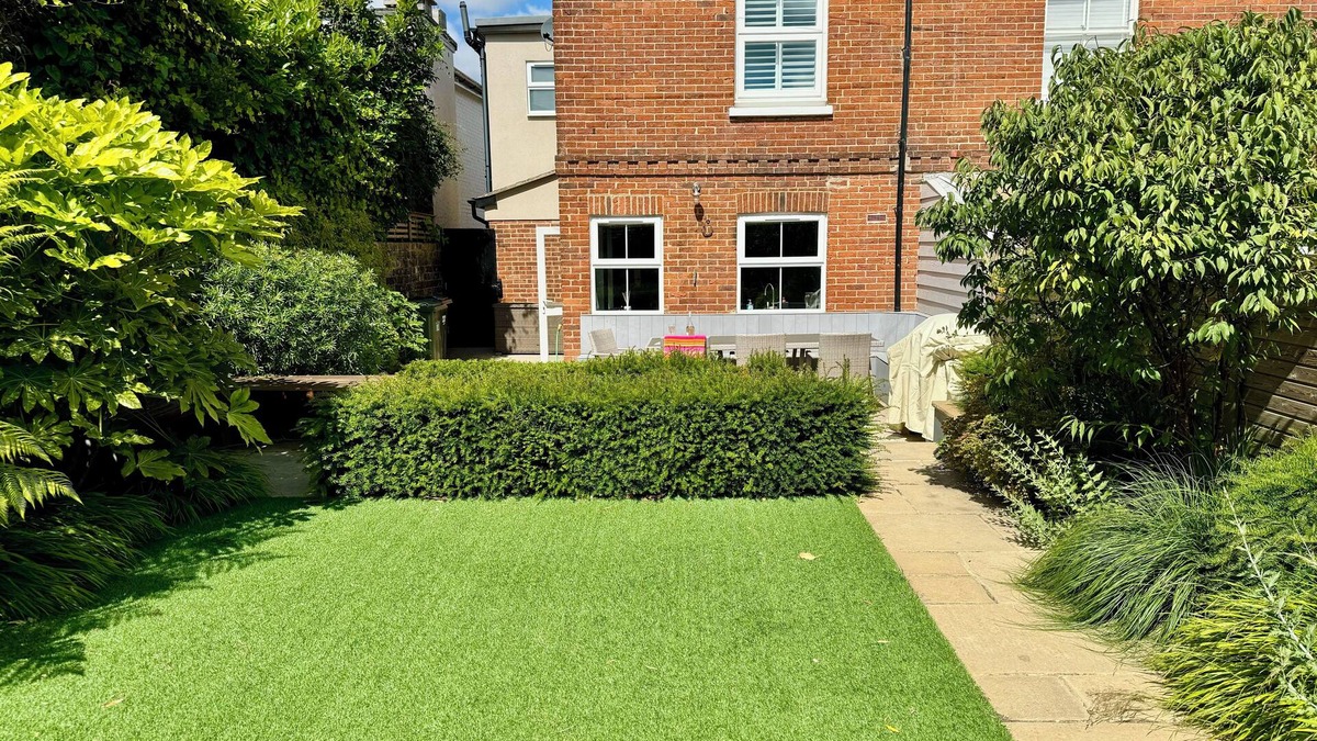 Seaview House | Ashburn lovely holiday home set in village with stunning garden