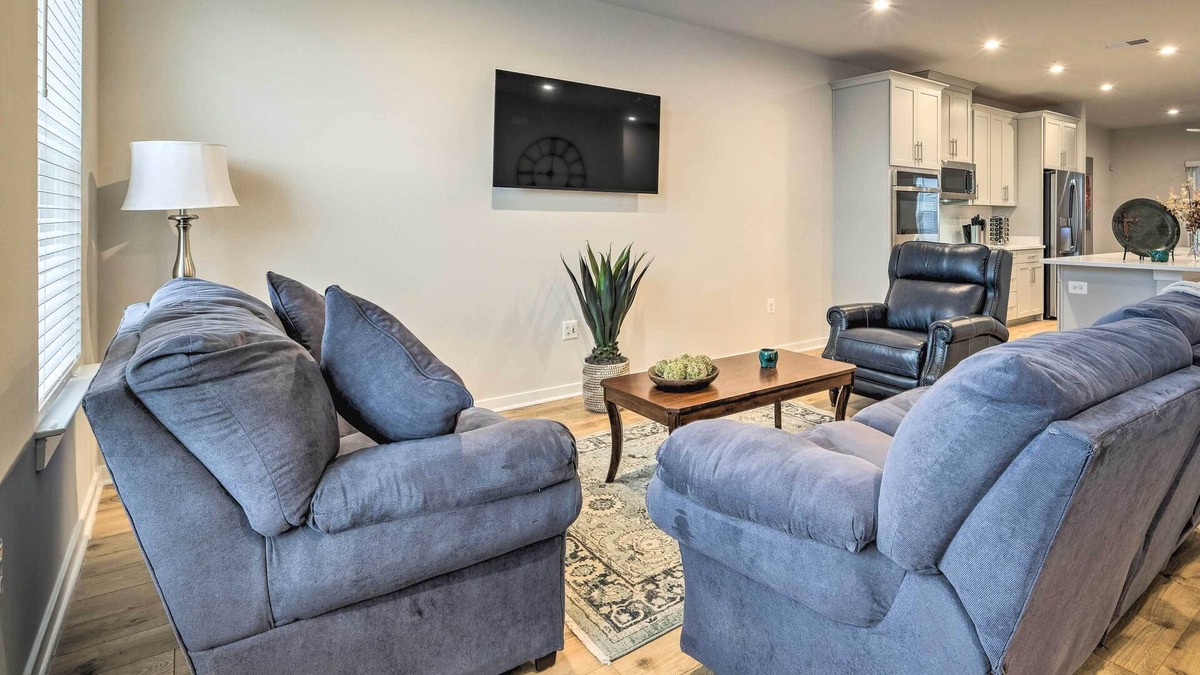 Ashburn House | Ashburn Vacation Rental w/ Private Rooftop!