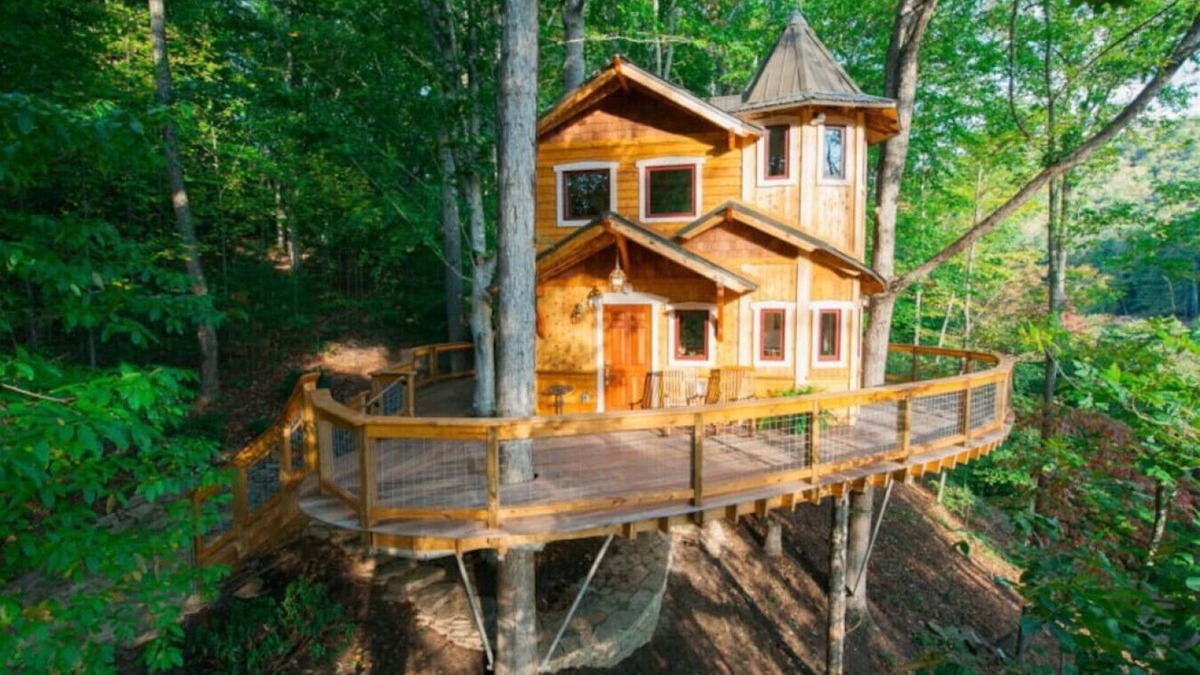 Weaverville House | Asheville's luxury treehouse!