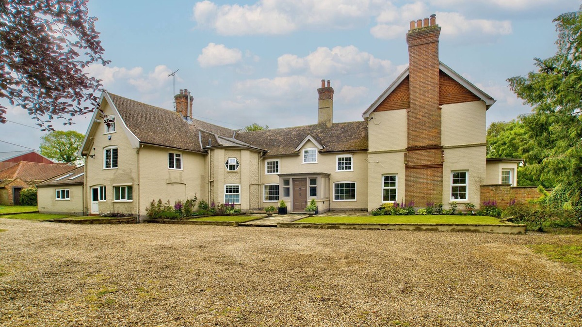 Stowmarket Cottage | Ashfield Place Farm by Group Retreats
