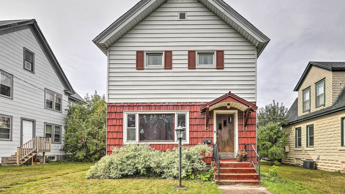Ashland Apartment | Ashland Apartment: Walkable & Pet Friendly!