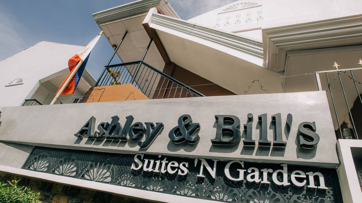 Carcar Hotel | Ashley and Bill's Suites 'N Garden