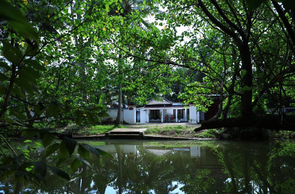 Munroe Island Villa | Ashtaman's Chayakadaveedu