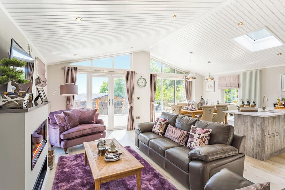 Cheddar Ski Chalet | Ashton Elegance Premier