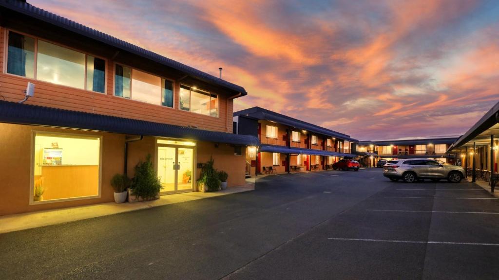 Tumut Hotel | Ashton Motel