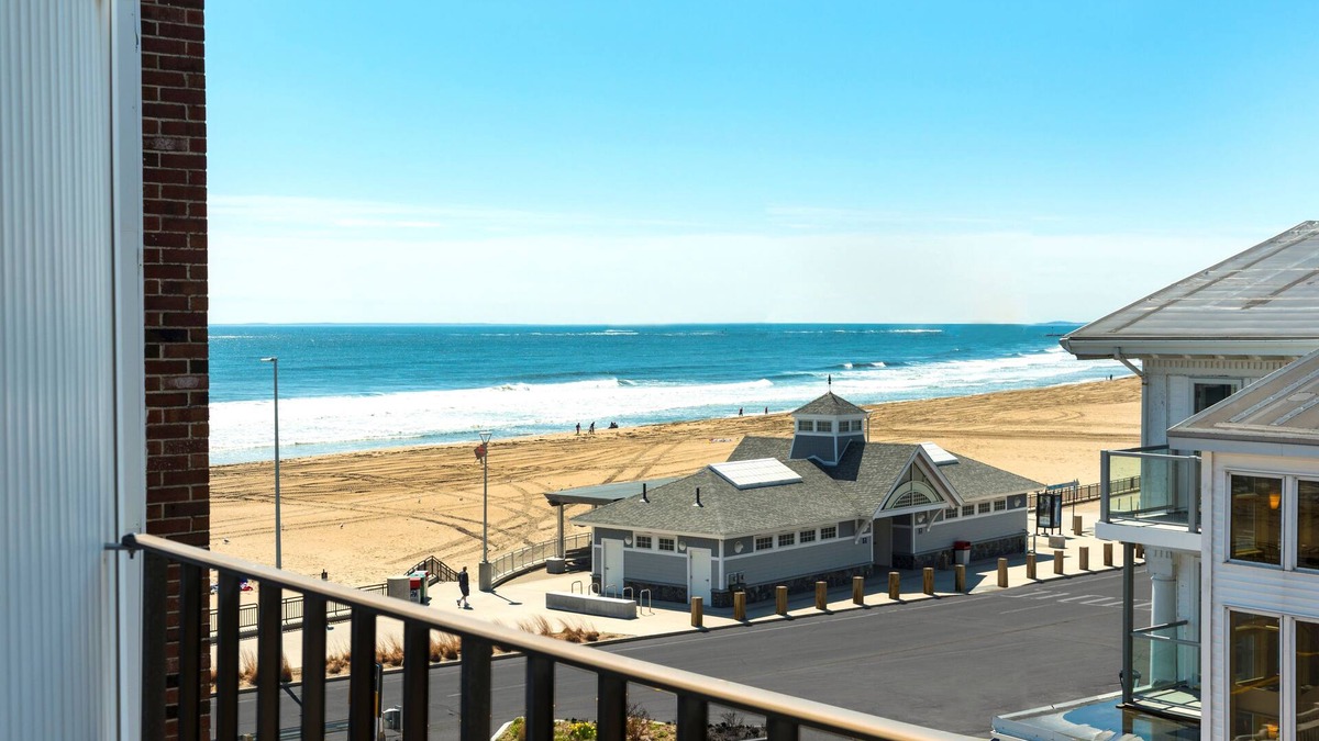Hampton Hotel | Ashworth by the Sea