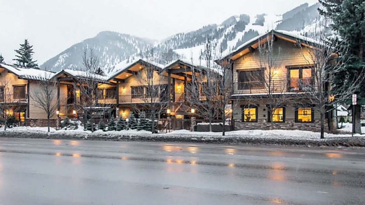 West End Condo | Aspen 1BR Condo prime location