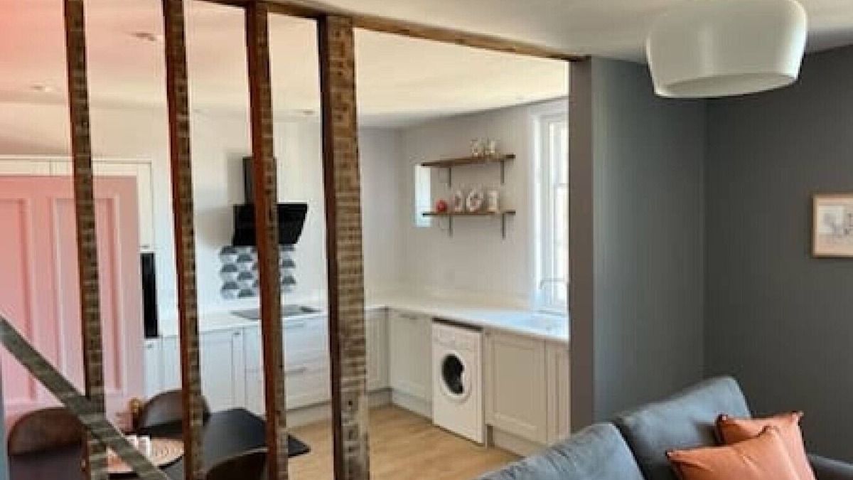 Huntingdon House | Aspen - free parking -Grade Ii listed- second
