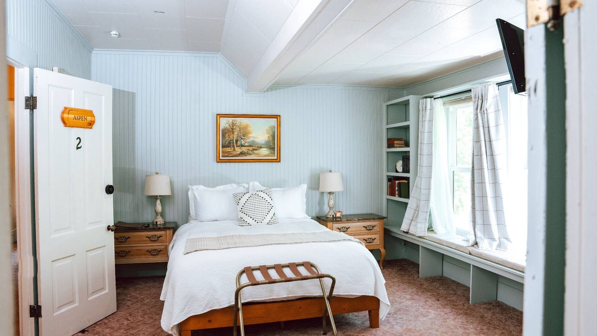 Etna Bed & Breakfast | Aspen Room