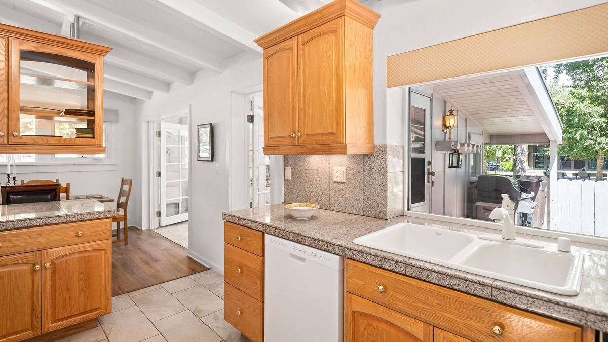 West End House | Aspen West End - Quiet Neighborhood 3 Bedroom Home by RedAwning