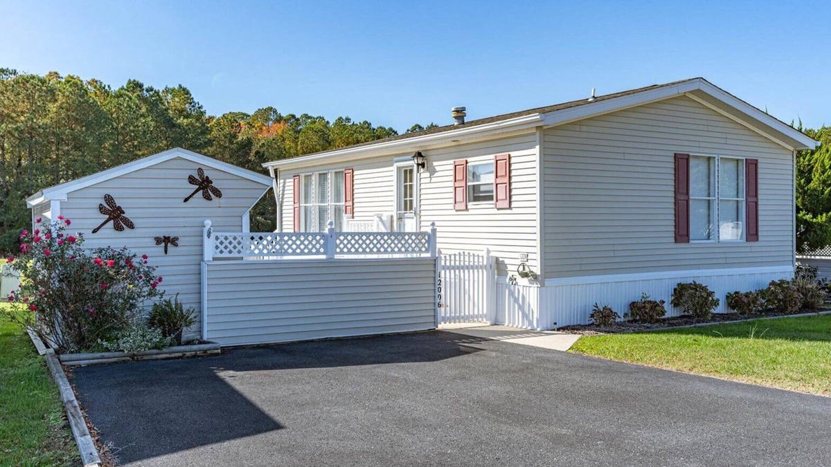Assateague Pointe House | Assateague Pointe 2 br/1 ba 2 outdoor pools -in WOC.