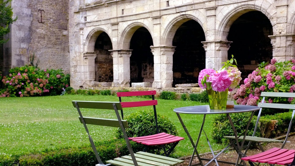 Azay-le-Brule House | Association Le prieuré Saint Barthélémy